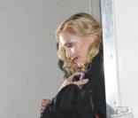 Madonna sort du shooting LV