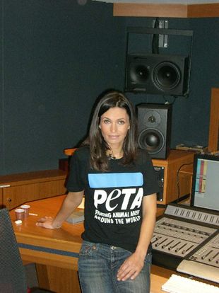 Adeline Blondieau en studio