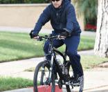 Russell Crowe, parfait biker dans les rues de Beverly Hills