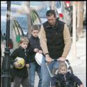 PHOTOS EXCLUSIVES : Quand la princesse Cristina d'Espagne et son mari emmènent leurs quatre enfants en promenade, c'est du sport !  