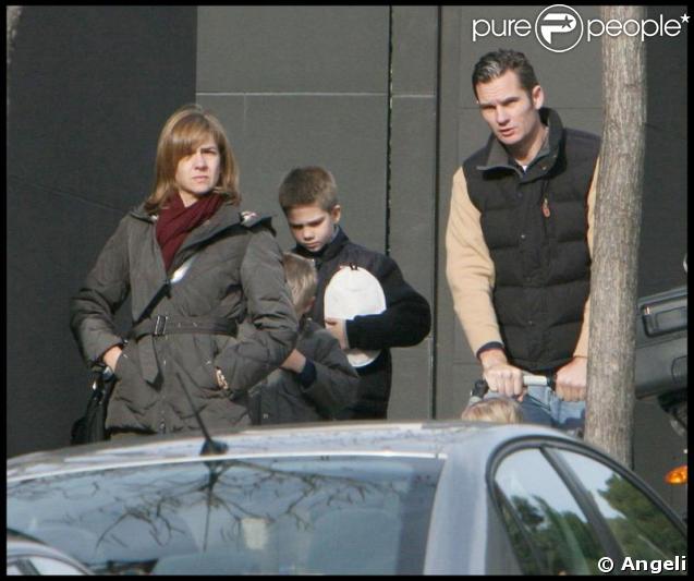 La princesse Cristina et Iñaki Urdangarin emmènent leurs enfants en promenade