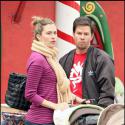 PHOTOS : Mark Wahlberg... shopping de Noël avec sa compagne et ses très beaux enfants !