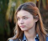 Miranda Kerr cherche une Kawasaki avec son homme Orlando Bloom