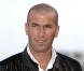 Quand Zinedine Zidane se glisse au milieu d'Isabelle Huppert, Nathalie Baye et Sylvie Vartan...