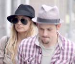 Nicole Richie et son compagnon Joel Madden reviennent de chez Chanel à Beverly Hills 