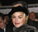Sharon stone lors de sa visite à Paris pour l'inauguration de la boutique Nespresso des Champs-Elysées