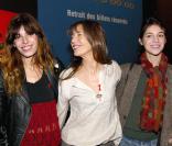 Jane Birkin, super-maman (ici avec ses filles Loi Doillon et Charlotte Gainsbourg) et super mamie !