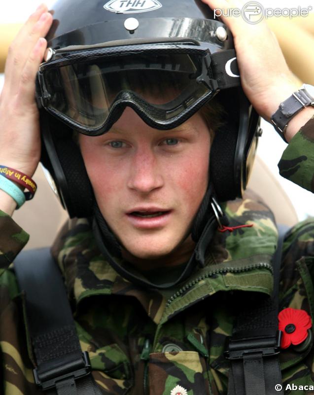 Le prince Harry est actuellement lieutenant et doit entamer une formation de pilote d'hélicoptère 