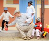 Le prince Harry au Lesotho avec des orphelins de la fondation dont il s'occupe 