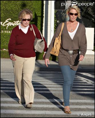 Katherine Heigl dans les rues de LA avec sa mère