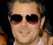 Johnny Knoxville de Jackass prend l'avion avec... une fausse grenade !