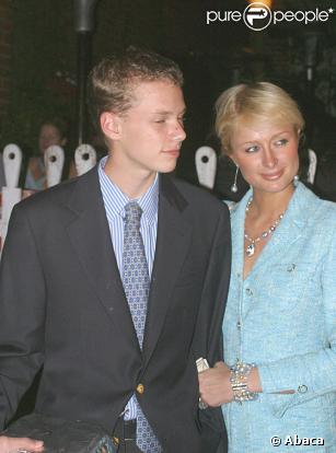 Barron Hilton dans les bra de son illustre soeur, il y a 3 ans