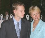 Barron Hilton dans les bra de son illustre soeur, il y a 3 ans