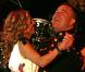 Washington en fête pour Barack Obama : Sheryl Crow danse avec un officier au Midwestern Ball 