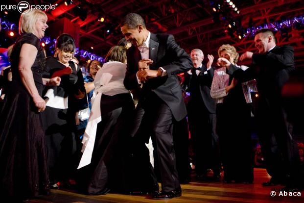 Washington en fête pour Barack Obama : le nouveau président est le maître incontesté du... déhanché !