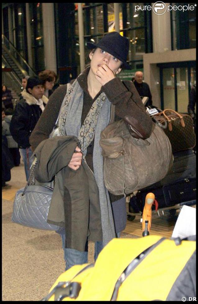 Marion Cotillard arrive sur le tournage de Nine en Italie