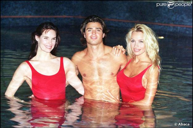 Stéphanie Holden (Alexandra Paul), Matt Brody (David Charvet) et C.J (Pamela Anderson)