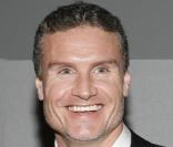 David Coulthard et un joli micro RTL jaune au défilé homme Hugo Boss, le 22/01/09