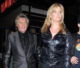 Penny Lancaster promène Rod Stewart