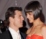 Même si la différence de taille est flagrante entre les amoureux, elle n'enlève rien aux charme qui émane d'eux... (NYC - 5 mai 2008) 