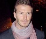 David sort sa femme pour un dîner romantique dans un resto milanais. Un homme qui sort le costume pour un tête à tête amoureux : messieurs, prenez en de la graine ! (janvier 2009) 