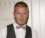 David est invité à l'ouverture d'un grand restaurant de Los Angeles... Mais il s'est pris pour le serveur ? (juin 2008) 