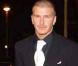 David est présent pour la soirée des personnalités de monde sportif qui a eu lieu à Londres. Pour cette occasion, tenue impecable : smoking noir et cravate blanche. Impec' on vous dit ! (décembre 2001) 