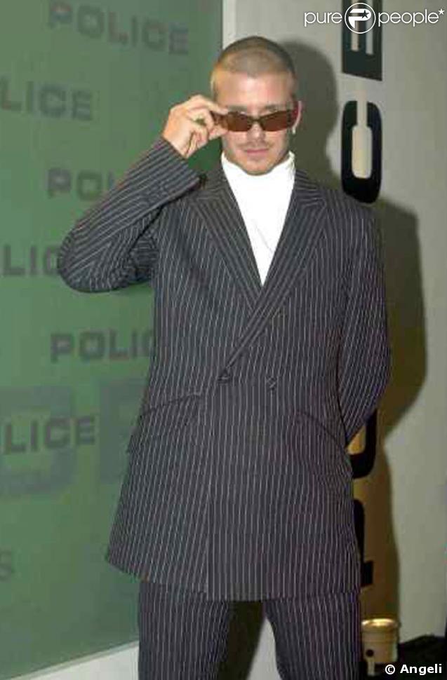 David joue les lovers pour la promo des lunettes Police. Dommage que cette veste ne soit pas cintrée... (janvier 2001) 