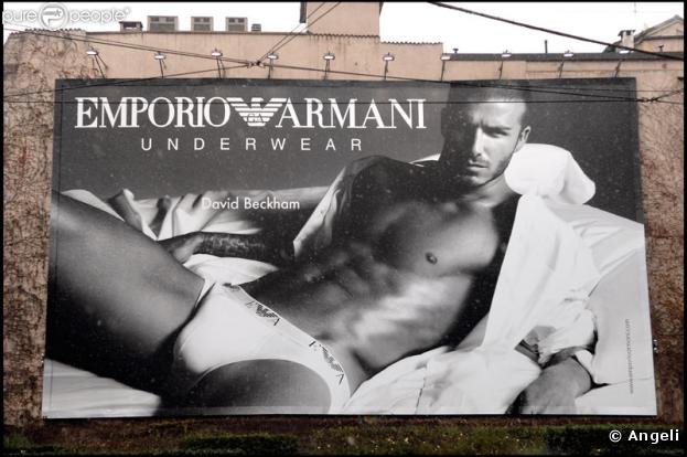 David Beckham pose pour les sous-vêtements Armani en janvier 2008...  Un David sur des affiches grand format... plaisir décuplé ! Waouh !