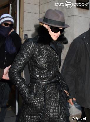 Madonna et Guy Ritchie à New York en compagnie de leurs enfants, devat le centre de la Kabbale