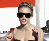 AnnaLynne McCord de Beverly Hills 90210 lors d'un événement de charité pour les enfants défavorisés à Hollywood