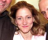 David Chase entouré de James Gandolfini et Edie Falco, deux acteurs des Sopranos. 