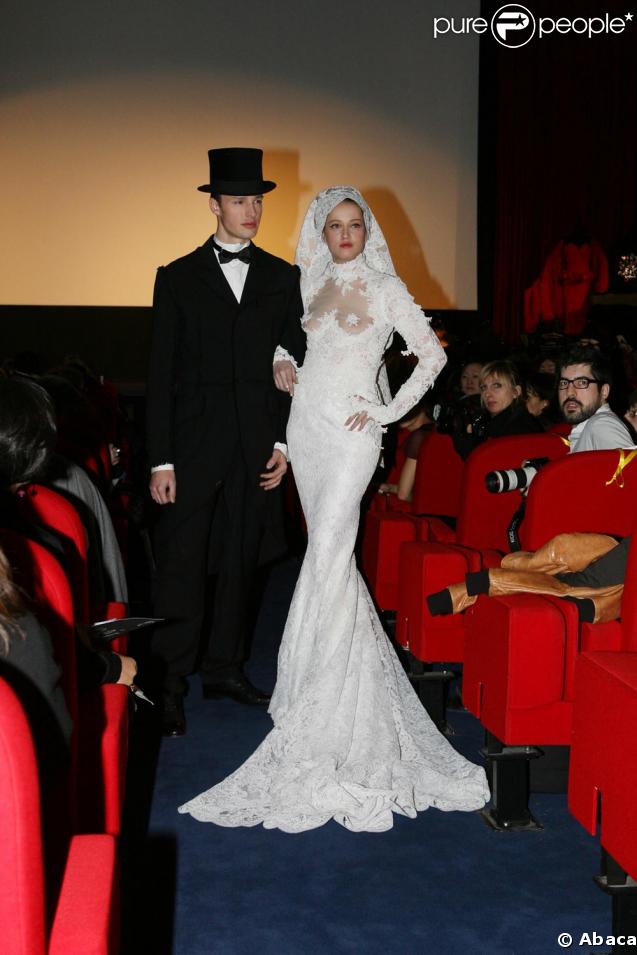 La mariée a fait sensation hier au défilé Franck Sorbier hier à Paris