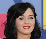 La nouvelle star pop acidulée de l'Amérique, la très jolie et sexy Katy Perry, 24 ans, a rompu il y a peu avec Travis McCoy du group Gym Class Heroes. Si vous êtes prêt à suivre les délires funky de la belle, lancez-vous !