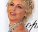 L'actrice américaine Sharon Stone, 50 ans, avait trouvé réconfort auprès du jeune Chase Dreyfous (24 ans). Mais les rumeurs de ruptures affluent. De toutes façons, la belle Sharon veut se consacrer d'abord à ses enfants !