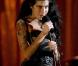 La diva trash de la soul de 25 ans, Amy Winehouse, a définitivement tourné la page avec son ex, Blake Fielder Civil. L'heure est au prélassement au soleil après des heures sombres en réhab... Et l'amour dans tout ça ?