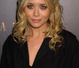Alors que sa soeur file le parfait amour avec un artiste, Ashley Olsen n'était pas vue avec un chéri ces derniers temps. A 22 ans, la jolie Californienne a tout son temps pour trouver l'âme soeur.