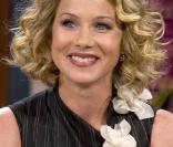 A 37 ans, malgré des moments très difficiles (un cancer et la mort de son ex-petit ami), Christina Applegate est une bien jolie célibataire. Souhaitons-lui de se 