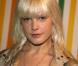 La révélation musicale australienne de 2008 s'appelle Micky Green et a 23 ans. Son tube (Oh !) était sur toutes les lèvres. Ancien mannequin, elle est une célibataire prisée...