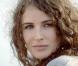 La douce Elsa Lunghini de 35 ans est revenue récemment avec un album, mais reste bien mystérieuse sur sa vie amoureuse. Elle préfère faire de jolis poèmes en musique avec ses sentiments...