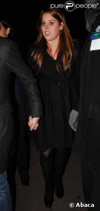 La Princesse Beatrice d'York à la sortie d'une discothèque, hier 