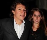 La Princesse Beatrice d'York et son boyfriend Dave Clark, à la sortie d'une discothèque, hier 