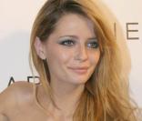 Mischa Barton adore la mode. Au défilé Elie Saab, elle a prouvé son goût pour la belle lingerie !