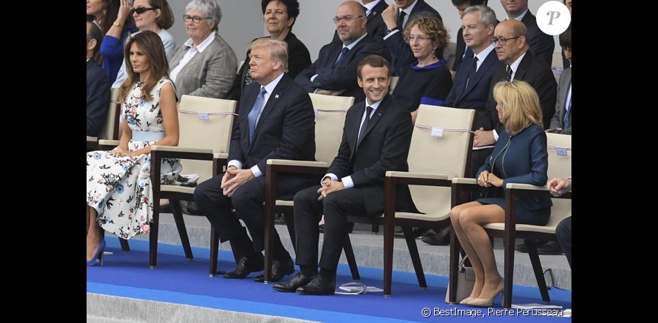 3414262-emmanuel-macron-sa-femme-brigitt
