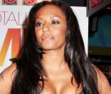 Mel B de plus en plus belle pour promouvoir son DVD