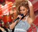 Beyoncé a profité d'un passage sur scène pour se recoiffer et montrer au public qu'elle porte bien ses sous-vêtements... Chic !
