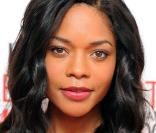 La charmante Naomie Harris avait osé un joli décoletté. Elle a eu raison ! Elle était très belle et mise en valeur ! 