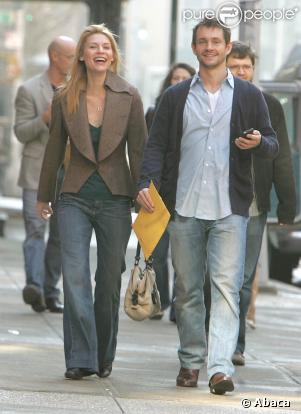 Claire Danes et son homme Hugh Dancy, très souriants à NY. 11/02/09