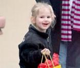 Violet Affleck et sa mère sur le point d'assister à un anniversaire