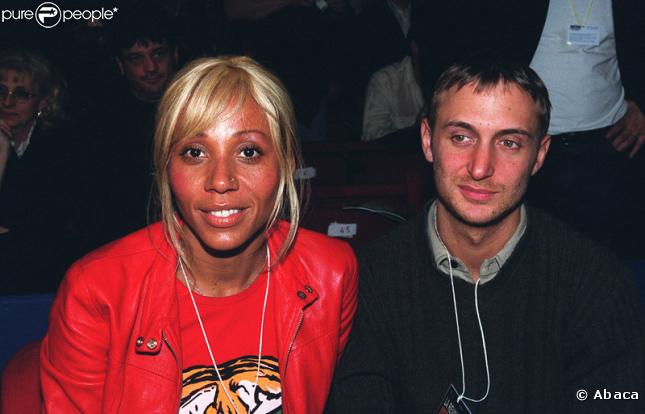 Ils sont méconnaissables, on vous l'accorde ! En 2000, David et Cathy Guetta ne ressemblent pas vraiment à des rois de la nuit parisienne !